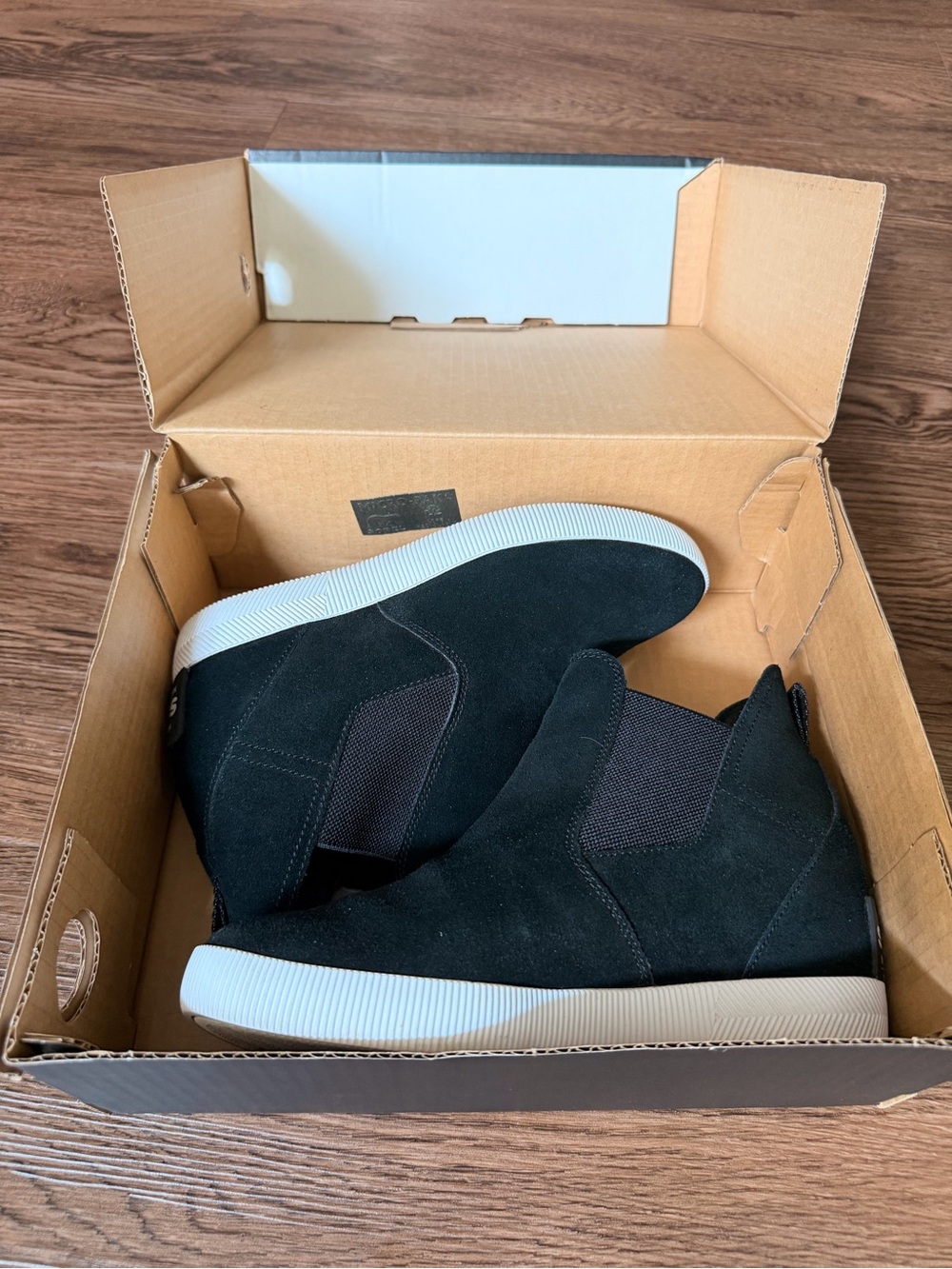 Sorel Black Suede Chelsea-Style Ankle Boots with White Sole
